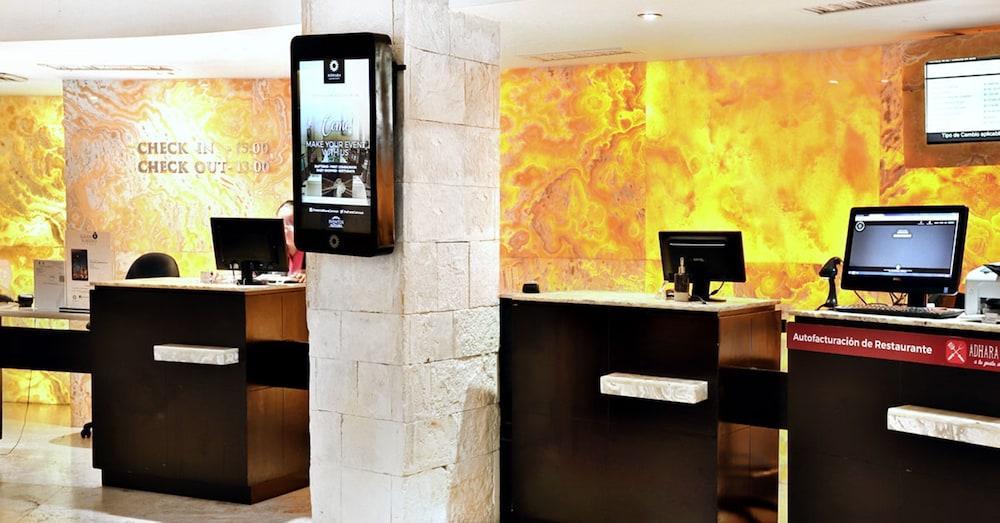 Hotel Margaritas Канкун Екстериор снимка