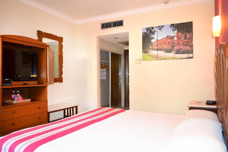 Hotel Margaritas Канкун Екстериор снимка