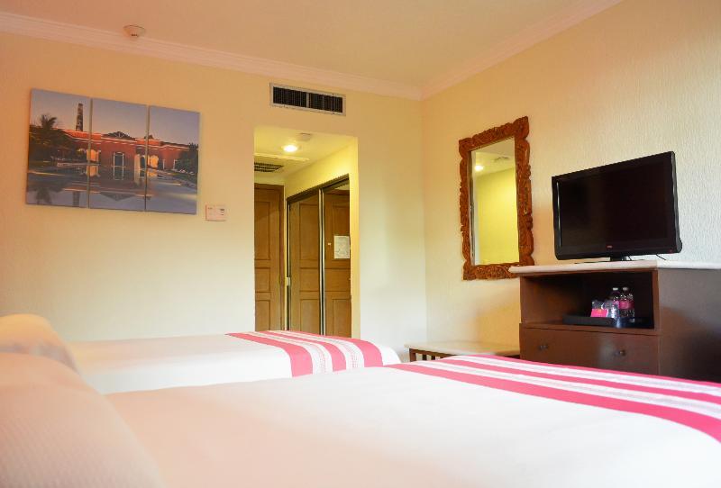Hotel Margaritas Канкун Екстериор снимка