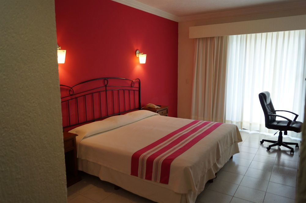 Hotel Margaritas Канкун Екстериор снимка