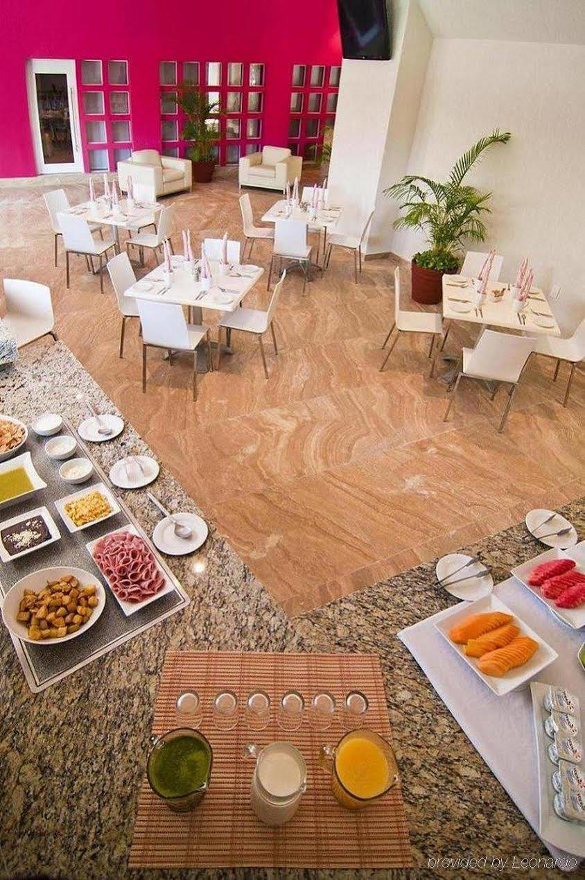 Hotel Margaritas Канкун Ресторант снимка