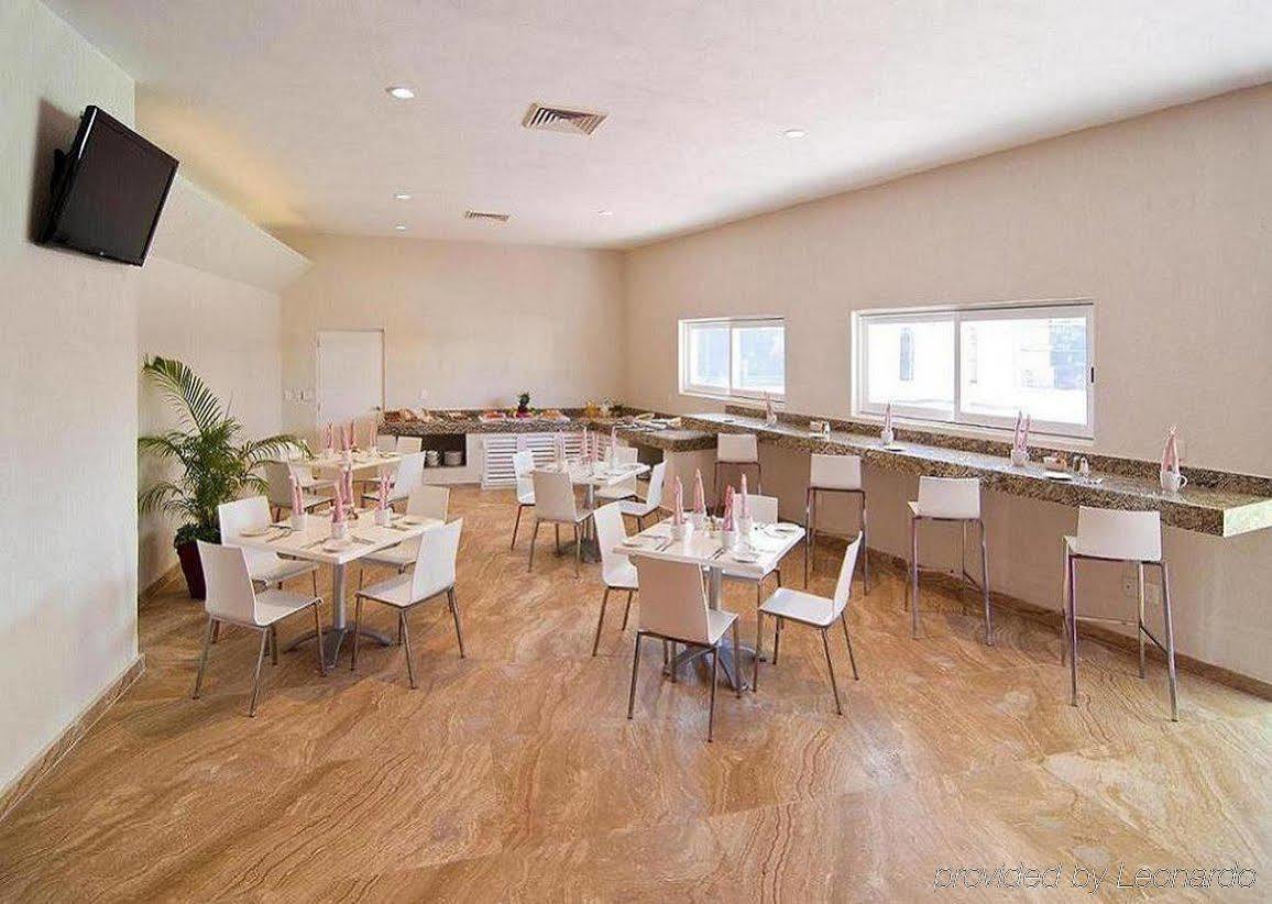 Hotel Margaritas Канкун Ресторант снимка