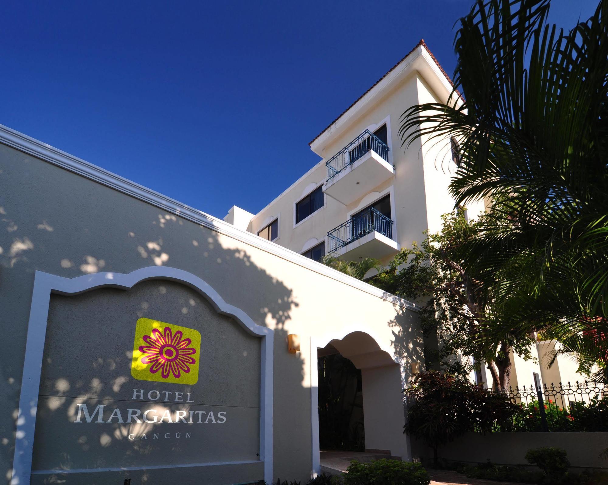 Hotel Margaritas Канкун Екстериор снимка
