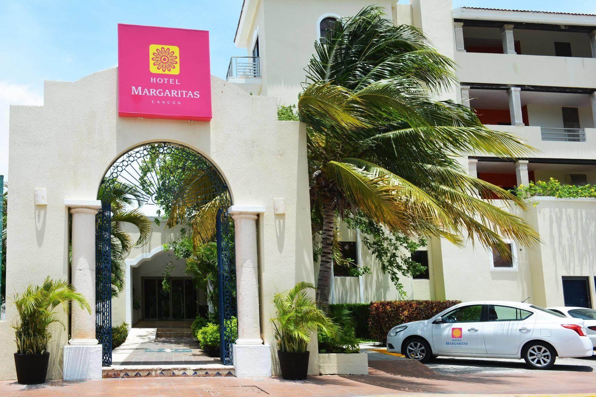 Hotel Margaritas Канкун Екстериор снимка