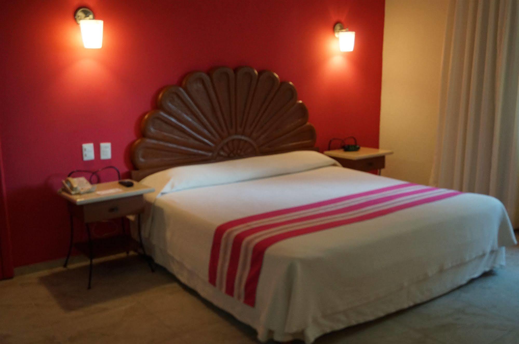 Hotel Margaritas Канкун Екстериор снимка